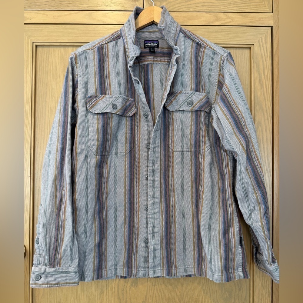 Patagonia Organic Cotton Men's Multicolor Striped Shirt Chest Pockets / Medium